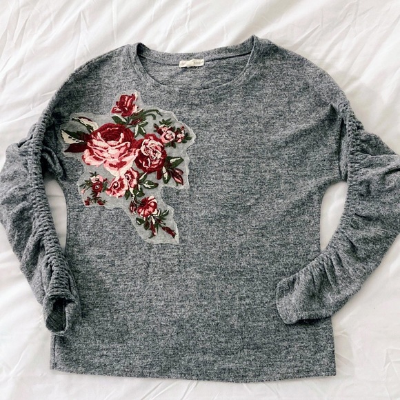 Coco + Jamieson Rose Appliqué Sweater - Picture 3 of 8